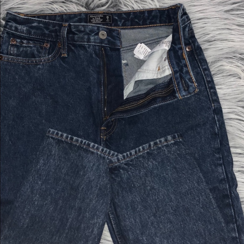 High Rise Mom Jeans. Excellent condition - Picture 6 of 6